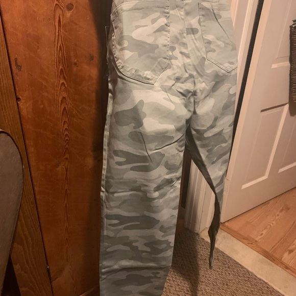 NWT Democracy “Ab Solutions “ Camouflage Jeans. - Picture 10 of 16